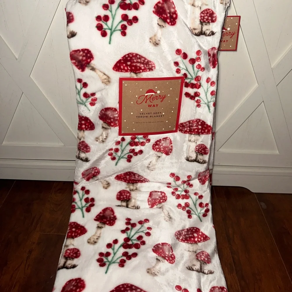 Christmas Mushroom Plush Throw Blanket